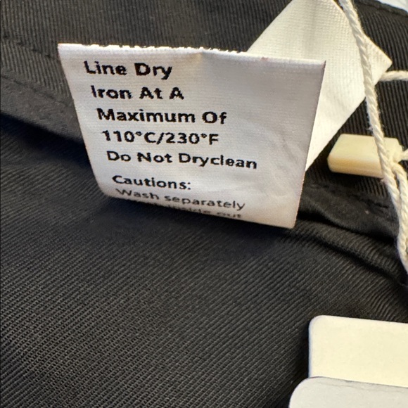 Commense Laser Cut Multi Circle Double Layered Skirt.
Black, Size Large NWT - Picture 10 of 14